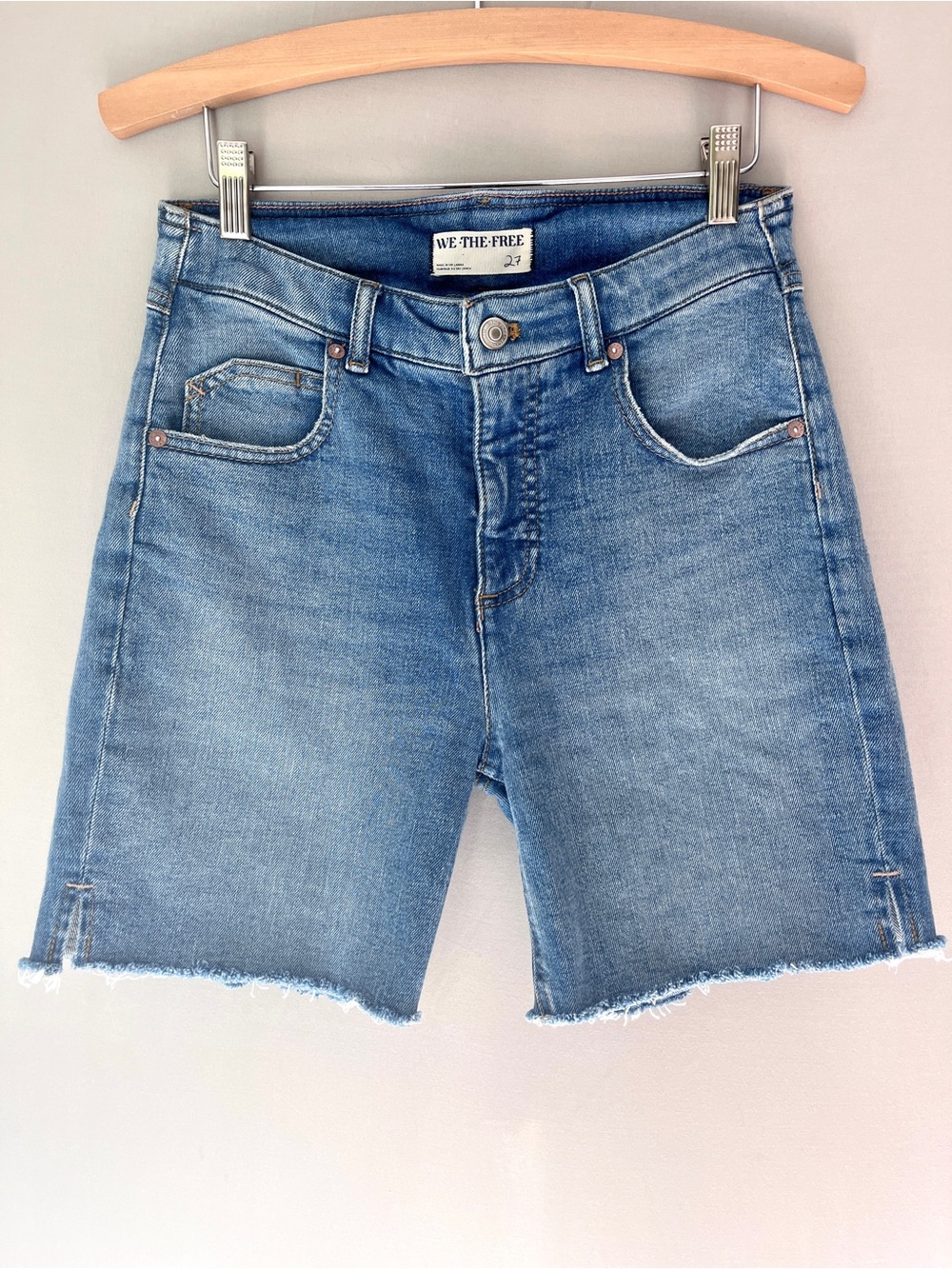 We The Free Curvy Scene Stealer High Rise Shorts Size 27 Raw Hem Denim Jorts